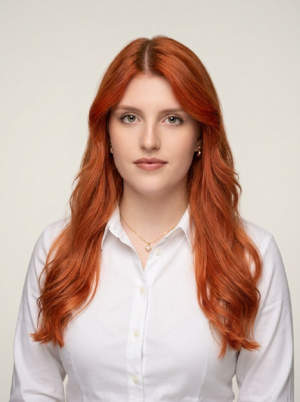 Портрет для портфолио: создание делового изображения по фото нейросетью